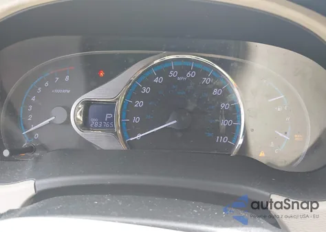 2011 Toyota Sienna Xle V6 z USA, uszkodzony, nr VIN 5TDYK3DC6BS021552